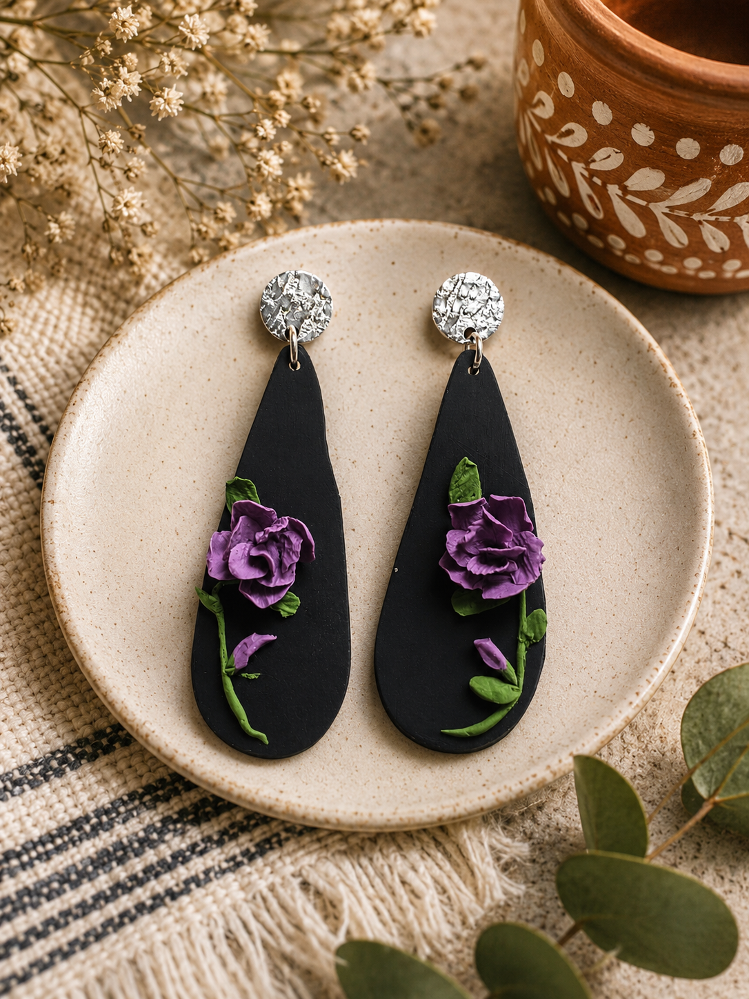 Raíces Midnight Rose Earrings